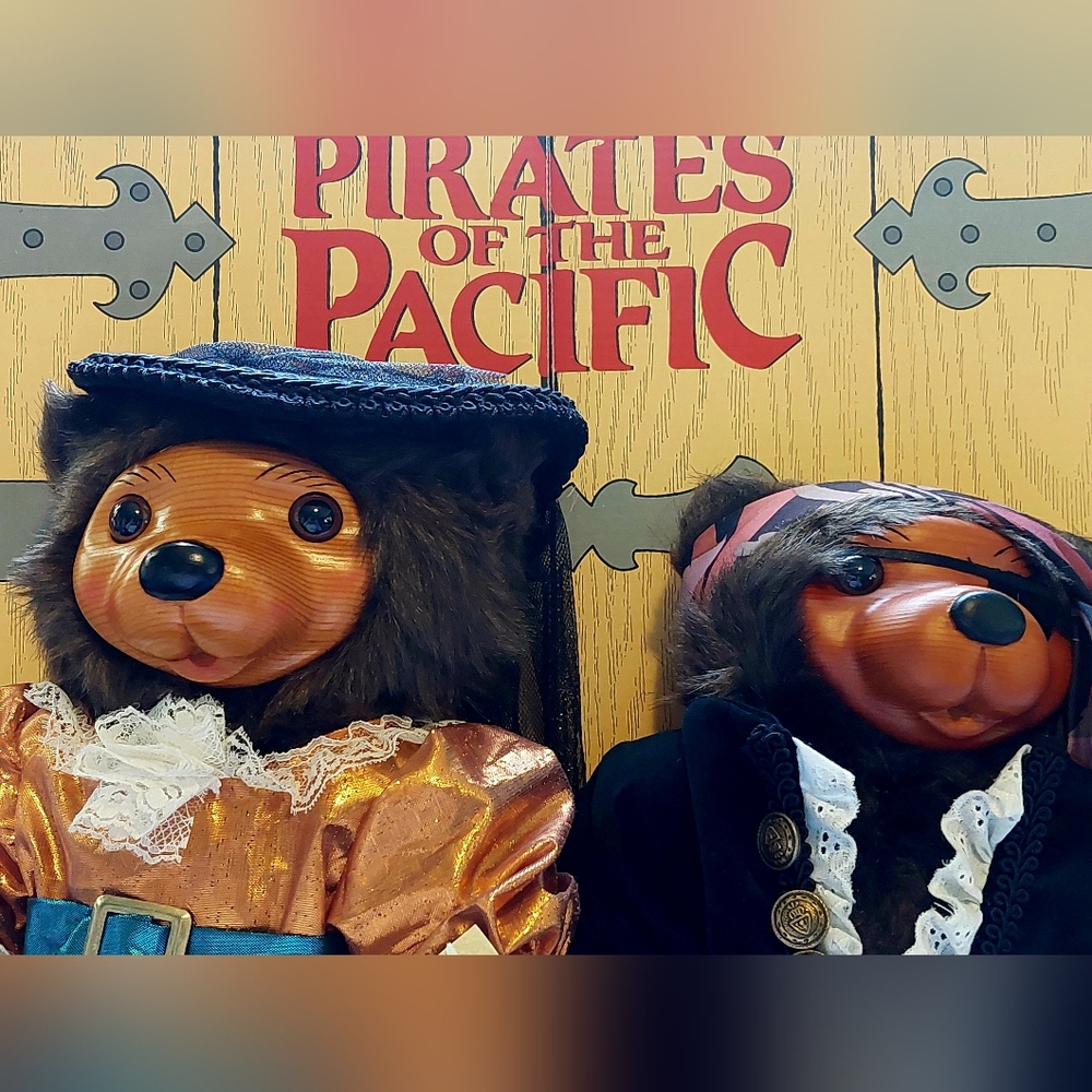 Pair of Vintage 1989 Ribert Raikes Pirates Of The Pacific Bears
